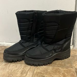 Men snow boots, black color, size 10, skadoo brand